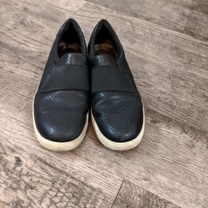 Earth Origins Slip-Ons (10M)